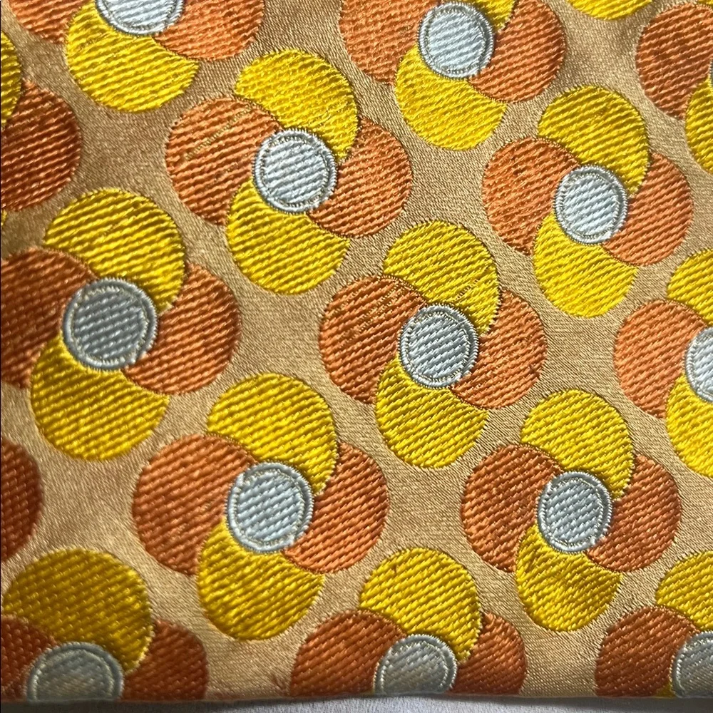 Ted Baker London Adelaide Float Medallion 100% silk tie. - Picture 2 of 3